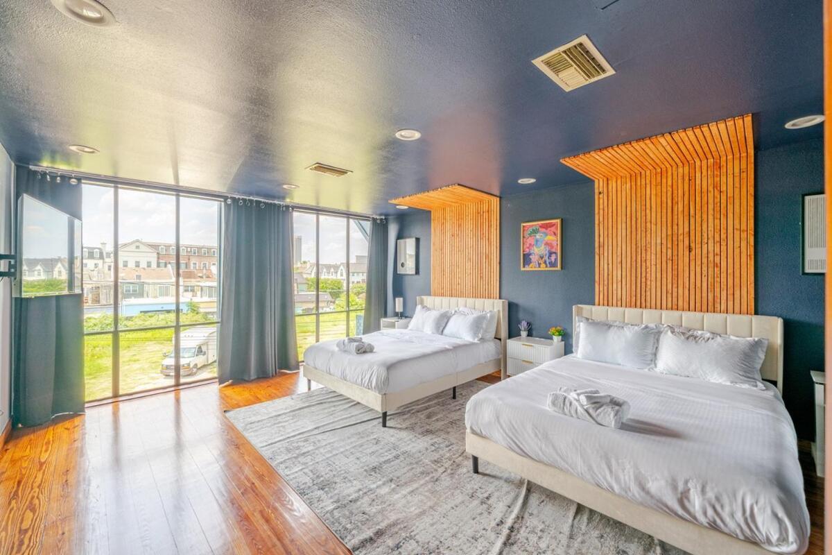 Two Large Homes In Huge Pool Evcharging * Houston